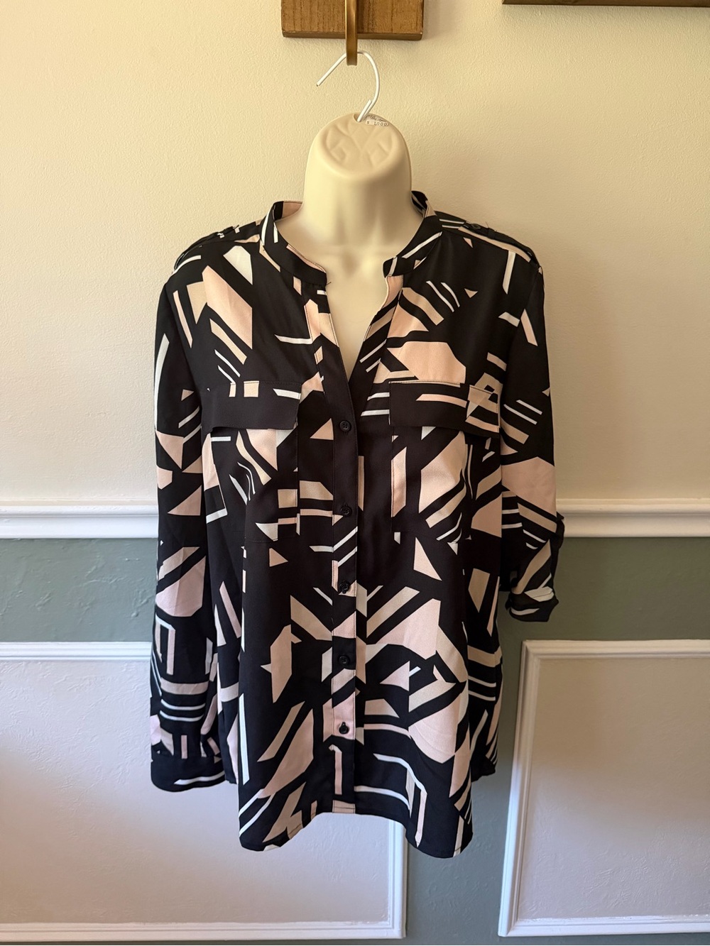 Calvin Klein Black and Cream Abstract Geometric Button-Down Shirt